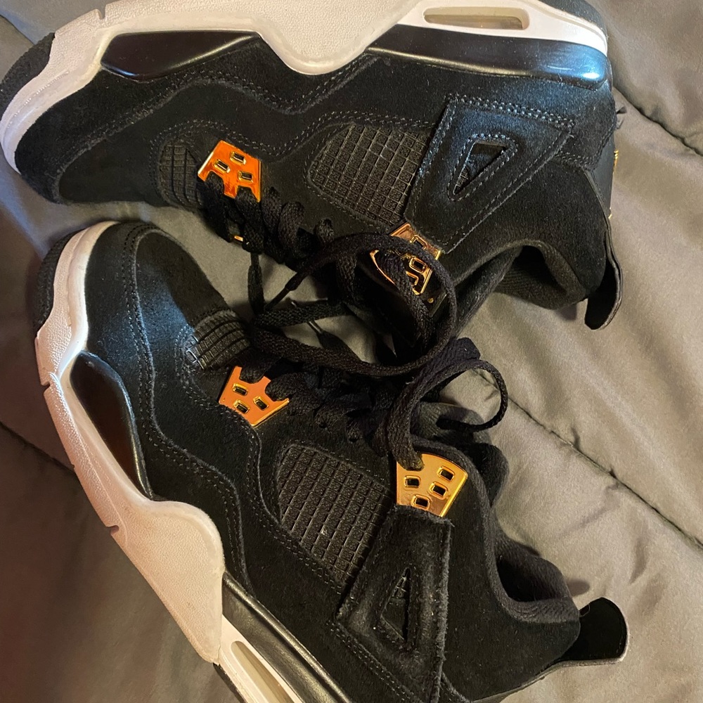 Jordan 4 Royalty
